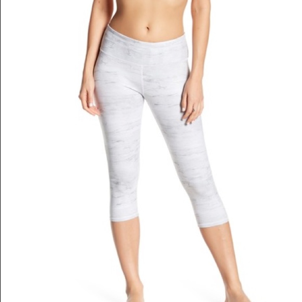 Alo airbrush marble cropped legging